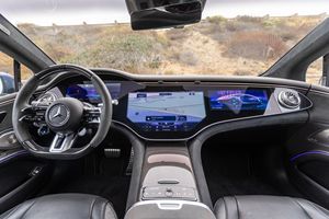 Mercedes-AMG EQS 2023 Usado, 11 mil Millas, 751 HP, Motor Dual, Tracción en las Cuatro Ruedas, Pantalla Hipergráfica MBUX - Product Image 4