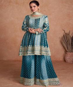 Robe de soirée de luxe en georgette avec perles opulentes et imprimé floral élégant Crape Creepe Salwar Dupatta Contemporary - Product Image 2