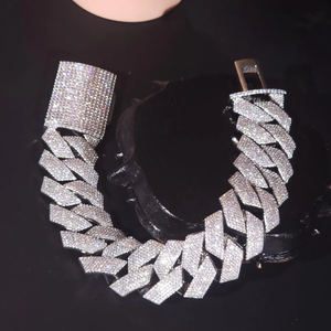 Pulsera Cubana Chapada en Plata con Incrustaciones de Moissanita y Eslabones Gruesos para Joyería de Moda Urbana de Lujo - Product Image 3