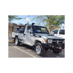 Toyota LandCruiser V8 VD779 options de style et de couleur extérieures, y compris des garnitures et des accents extérieurs uniques - Product Image 1