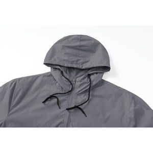 Chaqueta Cortavientos Ligera para Hombre con Capucha y Bolsillo, Impermeable de Secado Rápido y Transpirable, Chaqueta de Color Sólido para Actividades al Aire Libre - Product Image 3