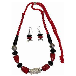 Collier de perles en résine fabriqué en Inde Colliers de fête cadeau pour femme Mariage Croix Europe - Product Image 1