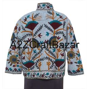 Veste bomber en coton brodée Suzani faite à la main en Inde, veste vintage florale d'hiver bohème écologique à col en V pour femmes - Product Image 5