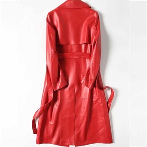 Hiver Nouvel Arrivage Trench-coat rouge audacieux en faux cuir pour femmes avec ceinture à revers larges et féminin - Product Image 4