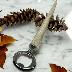 Abrebotellas de cuerno natural hecho a mano de calidad única diseño moderno personalizable para bares, fiestas y restaurantes - Product Image 5