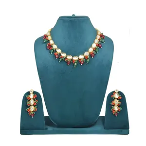 Conjunto de Collar Kundan con Perlas Rojas y Verdes, Joyería Nupcial Vintage de Lujo, Chapado en Oro, Joyería Fina - Product Image 2