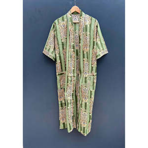 Bata Kimono Ligera de Algodón Orgánico con Estampado Artesanal, Ropa de Dormir Sostenible, Talla Única, Tejida y Dibujada a Mano para el Hogar - Product Image 4