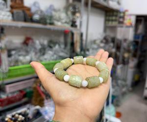 Perles de Jade Vintage Sculptées Vintag pour Bracelet 13mm Rectangulaire pour Amour Durable Cadeau Inspiré Bouddhiste - Product Image 3