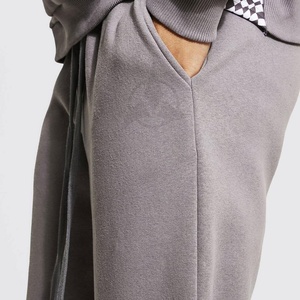 Ropa informal en blanco, ropa de calle holgada, conjunto de chándal para hombre, chándal acampanado con estampado de logotipo personalizado de Color sólido de alta calidad para hombre - Product Image 4