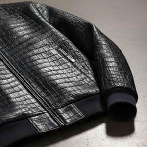 Veste en cuir de vache à finition gaufrée avec logo frontal à motif uni, veste d'hiver légère et écologique - Product Image 5