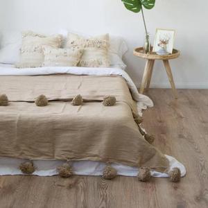 Couverture marocaine faite à la main, authentique artisanat berbère, couverture douce tissée à motifs tribaux, décoration d'intérieur, cadeau - Product Image 1