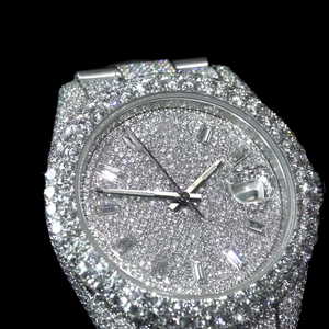 Montre de luxe unisexe en acier inoxydable argenté avec pavé de diamants Mouvement à quartz ETA Entièrement sertie Affichage de la date Verre de haute qualité Hip Hop - Product Image 2
