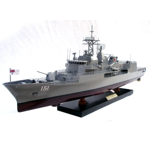 Modelo de Barco de Guerra HMAS ARUNTA FFH 151 - Barco de la Armada para Decoración del Hogar - Artesanía de Madera Pintada - Product Image 4