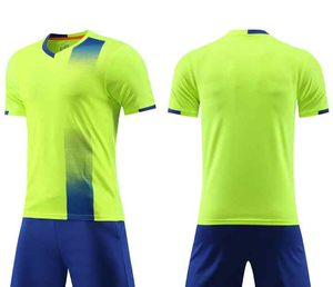 Uniforme de Fútbol Profesional Unisex Personalizado por Sublimación, Anti-UV, Secado Rápido, Transpirable, Conjunto de Camiseta y Pantalones Cortos para Equipo - Product Image 4