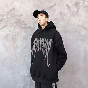 Sudadera con capucha y sudadera roja de algodón con cremallera completa de gran tamaño personalizada al por mayor con diamantes de imitación para hombre con fabricación de logotipo personalizado - Product Image 5