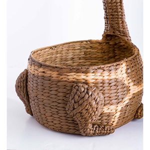 Adorable panier à girafe tissé à la main en jacinthe d'eau bac de rangement pour la vie familiale écologique, les jouets ou la lessive des tout-petits - Product Image 4