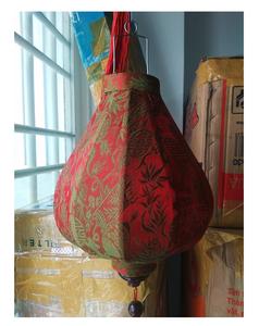 Lanterne en soie de bambou traditionnelle vietnamienne à succès pour le Nouvel An et la fête de la mi-automne, vente en gros de lanternes en soie, fabrication artisanale sur mesure - Product Image 5