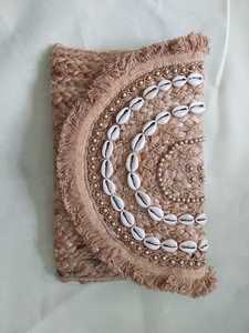 Sacs à main en jute faits sur mesure avec des garnitures de coquille de perles multicolores et des franges en coton pour les magasins d'accessoires de mode et les magasins de sacs - Product Image 2