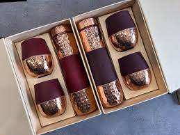 Ensemble de bouteilles en cuivre, coffret cadeau, bouteille en cuivre avec verres dans un coffret cadeau - Product Image 2