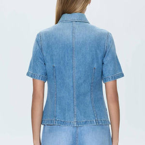 Camisa vaquera a medida para mujer con textura suave diseñada para vestirse formal e informal - Product Image 2