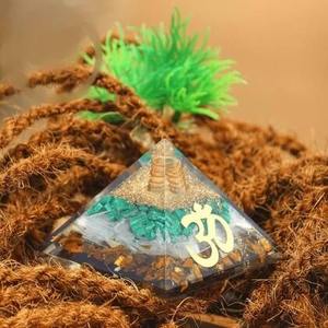 Pyramide d'orgone en cristal d'appétit de la meilleure qualité pour la guérison énergétique ou la méditation et l'équilibrage des chakras disponible à un prix abordable - Product Image 4