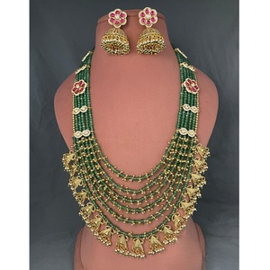 Ensemble de collier et boucles d'oreilles en pierres plaquées or de haute qualité, collection pour femmes, à porter pour les mariages et les festivals - Product Image 1