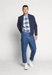 Veste bomber matelassée d'hiver de haute qualité, broderie personnalisée, baseball MA1, varsity, col montant, logo frontal, toile unisexe, surdimensionnée - Product Image 4