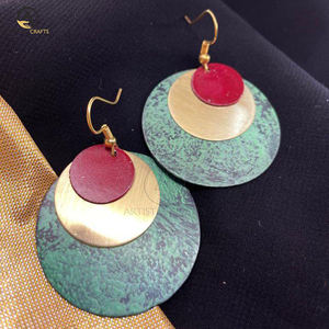 Pendientes de Metal de diseñador de moda con cajas de joyería de madera de tamaño personalizado Accesorios de moda para mujeres - Product Image 3