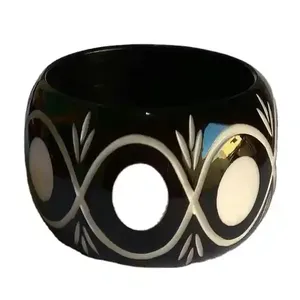 El mejor brazalete de moda de resina con diseño floral rojo hecho a mano con diseño simple exclusivo - Product Image 2
