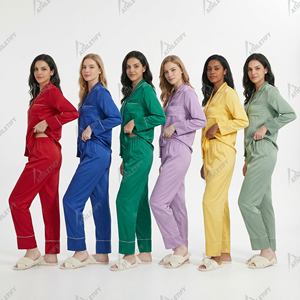 Ensemble de pyjama pour femmes en satin doux de couleur or massif fabriqué sur mesure, taille élastique, vêtements de nuit, pantalon décontracté, shorts disponibles - Product Image 4