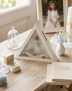 Novedad Hucha Triangular de Madera "Mi Primera Comunión" - Decorativa con Ranura para Ahorros, Venta al por Mayor España - Product Image 3