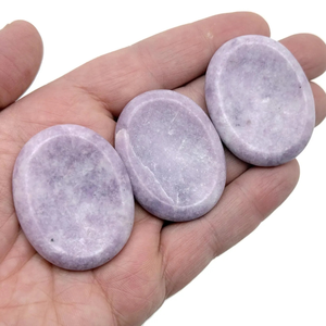 Cristales de lapidolita, piedras de preocupación, piedras curativas de bolsillo naturales hechas a mano para meditación y alivio del estrés, suministro al por mayor - Product Image 6