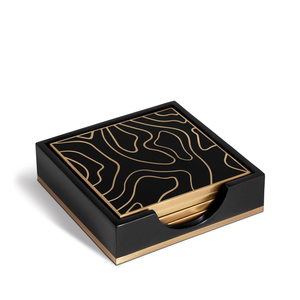 Sous-verres carrés en marbre avec des lignes topographiques audacieuses noires et dorées. Disponible aux prix de gros - Product Image 1