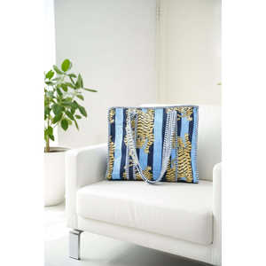 Bolso Tote Mini Azul con Estampado Floral de Tigre, Hecho a Mano, para Mujer, con Cierre de Cremallera, Diseño Bordado a la Moda, Origen Jaipur, Verano - Product Image 1