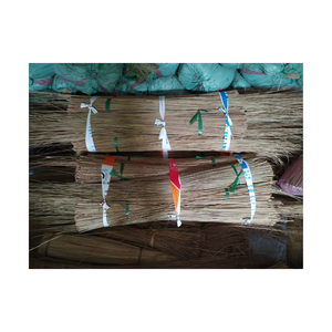 Bâtons de balai de noix de coco pour le nettoyage à domicile/longs balais d'herbe de noix de coco durables et multi-usages à prix compétitif - Product Image 1