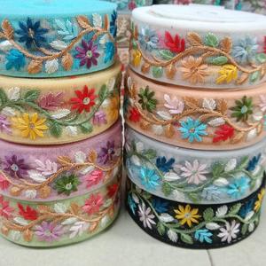 Cordones florales bordados hechos a medida hechos con coloridos bordados florales para usar por diseñador de moda - Product Image 5