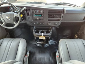Chevrolet Express Cargo 2500 3 puertas (4.3L 6 cilindros 8A) Usada, Limpia, Modelo 2024 - Product Image 4