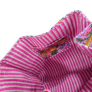 Bolso Tote de Algodón 100% Hecho a Mano en India, Estampado a Mano, Acolchado, Accesorio de Hombro - Product Image 3