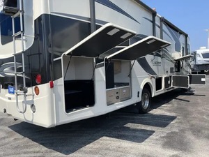 Remolque de Campamento Usado C-o-a-c-h-m-e-n Mirada 32SS 2020 en Venta - Product Image 6