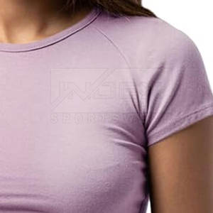 เสื้อยืดครอปผ้าฝ้าย/โพลีเอสเตอร์ย้อมสีล้วนสำหรับผู้หญิง - Product Image 3