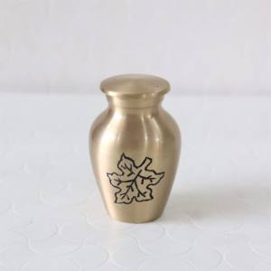 Trusted Premium Quality American Style Small Cremation Urn Funeral <b>Supplies</b> Manufacturer Human Ashes Keepsake Token for <b>Baby</b> - Product Image 2
