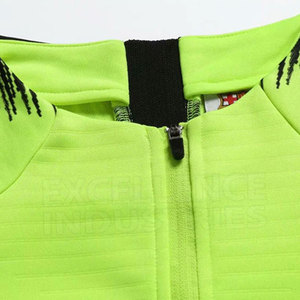 ชุดวอร์มผ้าโพลีเอสเตอร์/ ผ้าฝ้ายเนื้อแข็งน้ำหนักเบามีฮู้ดชุดเสื้อผ้าลำลองเล่นกีฬาระบายอากาศใส่โลโก้ได้ตามต้องการสำหรับฤดูหนาว - Product Image 3