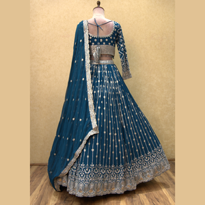Alta demanda Teal Blue Georgette Lehenga con Golden Zari Detailing Ideal para bodas, recepciones de proveedor de India a granel - Product Image 4