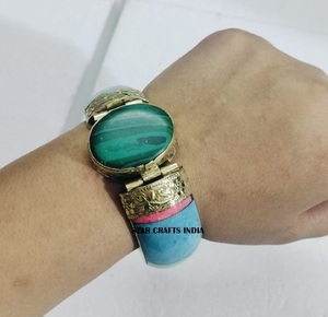 Piedra natural con diseño de latón y hueso, superventas, brazalete hecho a mano para mujer, pulsera hecha a mano 100% - Product Image 1