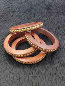 Bracelets en bois rustiques avec perles en métal oxydé Bijoux de mode faits à la main d'inspiration tribale de HUMAYUN WORLD CRAFTS - Product Image 5