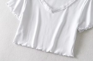 Camiseta de manga corta con ribete de encaje grande y cuello en V para mujer - Product Image 5