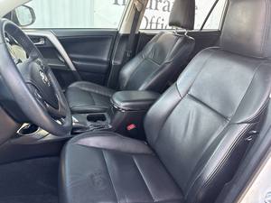 OFERTA PERFECTA: Toyota RAV4 XLE 2017, SUV de 4 Puertas, Transmisión Automática, 6 Cilindros, Asientos de Cuero - Product Image 2