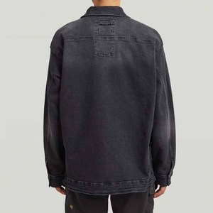 แจ็กเก็ตยีนส์สีดำสำหรับผู้ชายเสื้อโค้ทยีนส์ทรงโอเวอร์ไซส์ลำลองแขนยาวผ้าเดนิมซักเสื้อผ้าแนวสตรีทแฟชั่นออกแบบโลโก้ได้ตามต้องการ - Product Image 5