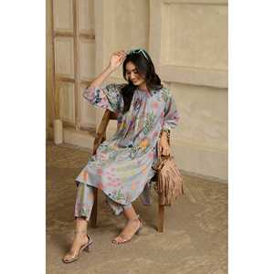 Conjunto de Kurta sin Mangas Estilo Bohemio Misty Grey Meadows en Crepé Transpirable para Primavera/Verano - Product Image 3