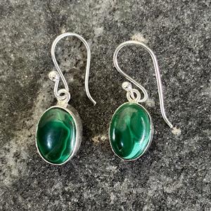 ต่างหูห่วงทองเหลืองมาลาไคต์ ต่างหูหนาแบบน้ำหนักเบาสำหรับผู้หญิง ลวดห้อยหูสีเขียวสำหรับวันครบรอบ - Product Image 2